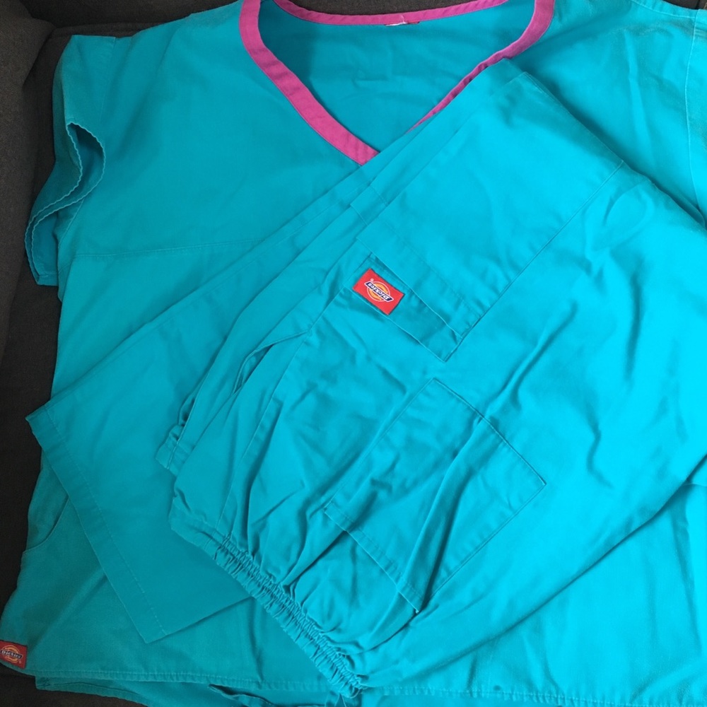 Dickies scrub set